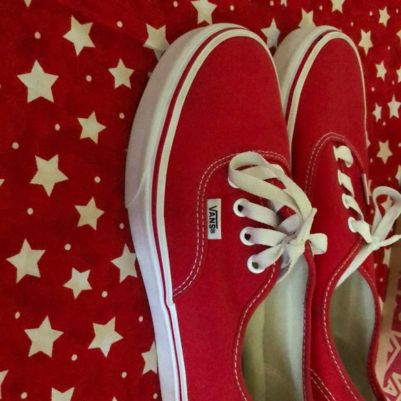 Red vans - Picture 2 of 4